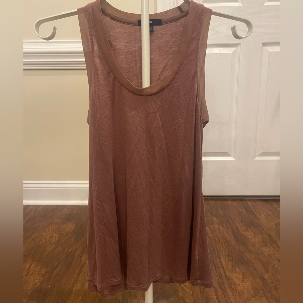 Gap Mauve Sleeveless U-Neck Lightweight Top - Size XS